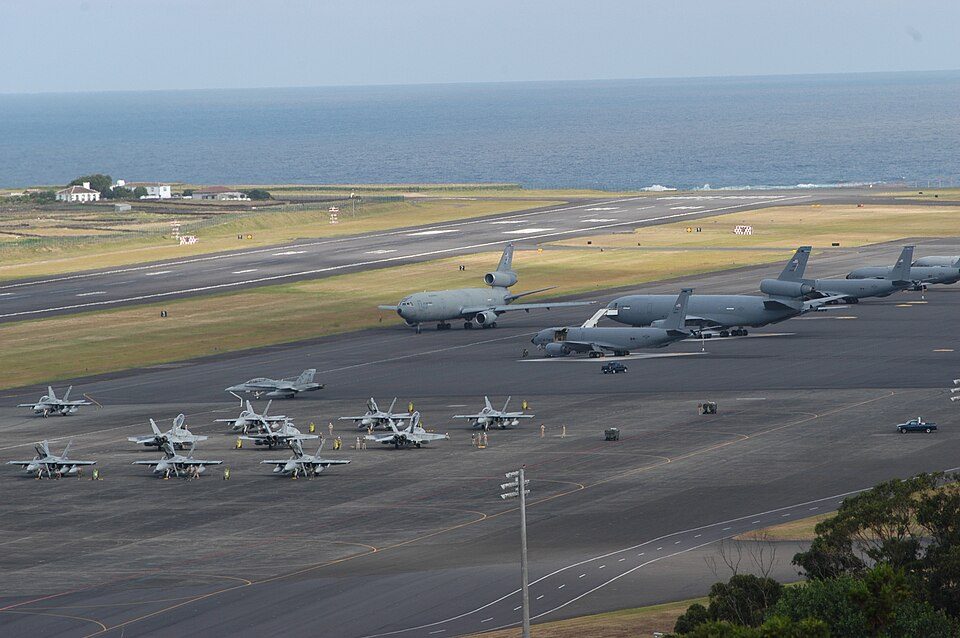 en:Lajes Field, en:Terceira Island, en:Azores, en:Portugal KC-135, KC-10 and F/A-18 aircraft on the tarmac.  The 65th Air Base Wing is the A
