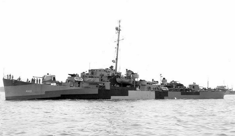 The U.S. Navy destroyer escort USS McCoy Reynolds (DE-440) at New York City (USA), on 3 July 1944. She is wearing Camouflage Measure 31, Des
